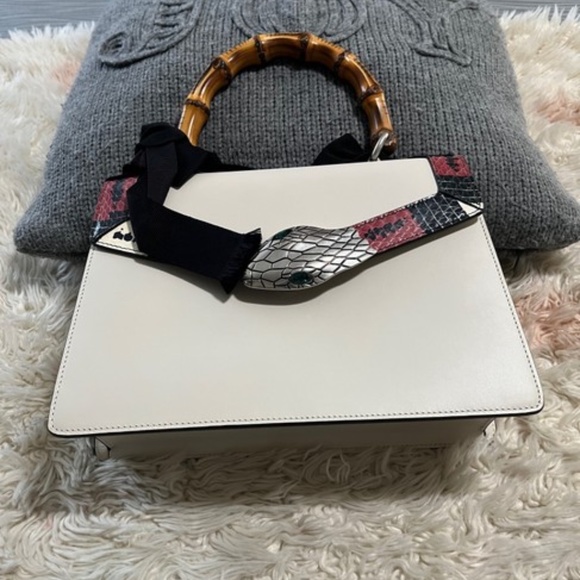 New Authentic Gucci Lilith leather top handle bag - Picture 6 of 10